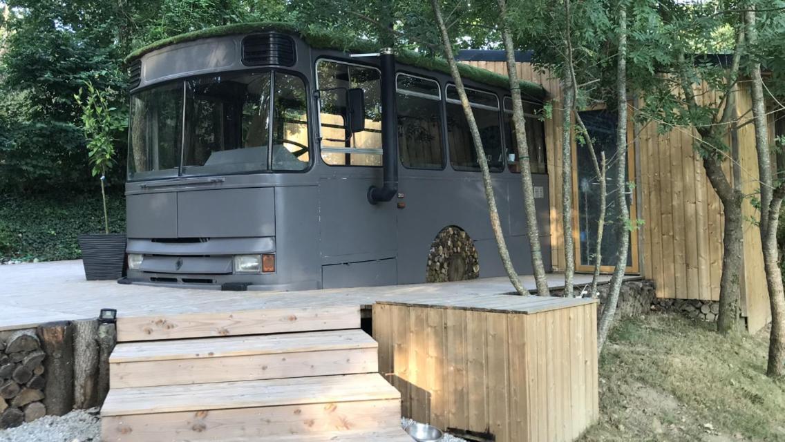 Bus Atypique Au Bord Du Canal Du Midi Et Au Coeur D'Une Foret 2 Chambres Villepinte  Extérieur photo